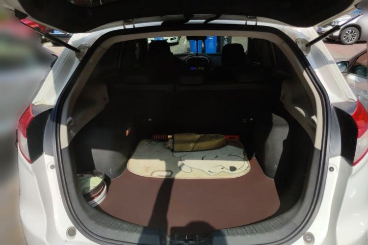 Used GAC Trumpchi GS5 2012 2.0L Automatic Two-Wheel Drive Anniversary Edition Trunk