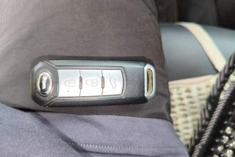 Used GAC Trumpchi GS5 2012 2.0L Automatic Two-Wheel Drive Anniversary Edition Vehicle Key