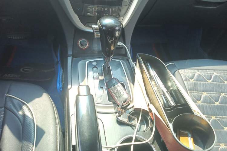 Used GAC Trumpchi GS5 2012 2.0L Automatic Two-Wheel Drive Anniversary Edition Gear Lever