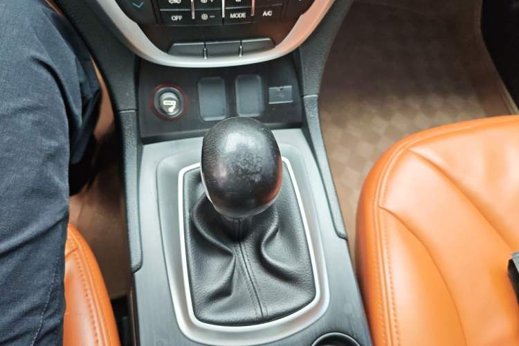 Used GAC Trumpchi GS5 2012 2.0L Manual Two-Wheel Drive Comfort Edition Gear Lever