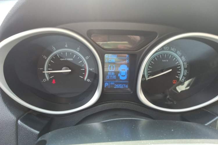 Used GAC Trumpchi GS5 2012 2.0L Automatic Two-Wheel Drive Anniversary Edition Instrument Cluster