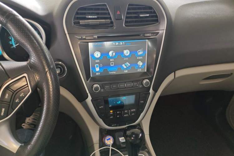 Used GAC Trumpchi GS5 2013 2.0L Automatic Two-Wheel Drive Light Interior Special Edition Audio And AC Panel