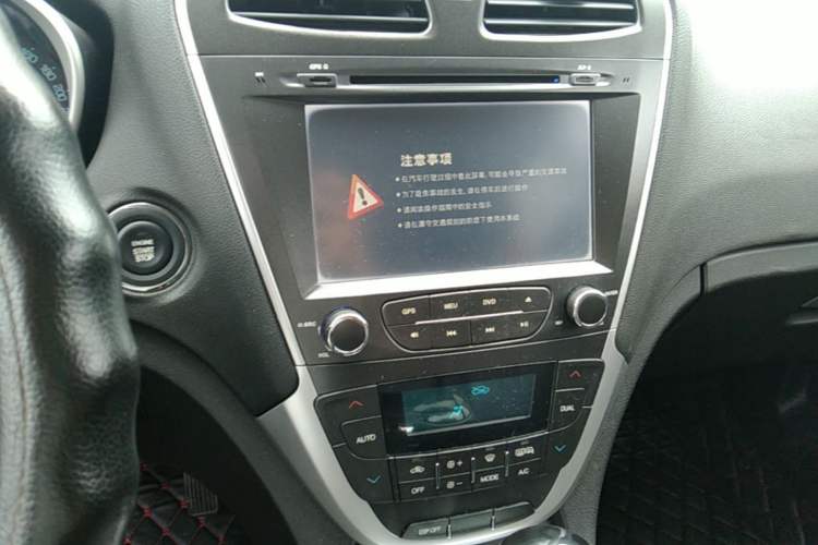 Used GAC Trumpchi GS5 2013 2.0L Automatic Two-Wheel Drive Light Interior Special Edition Audio And AC Panel