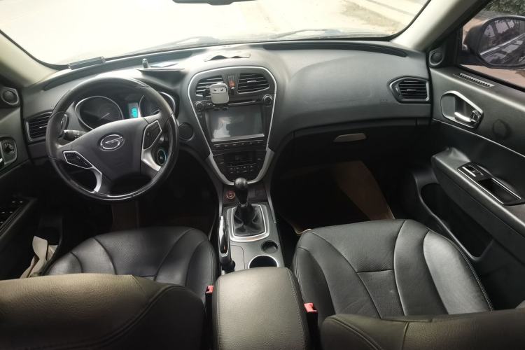 Used GAC Trumpchi GS5 2013 1.8T Manual Two-Wheel Drive Elite Edition Center Console
