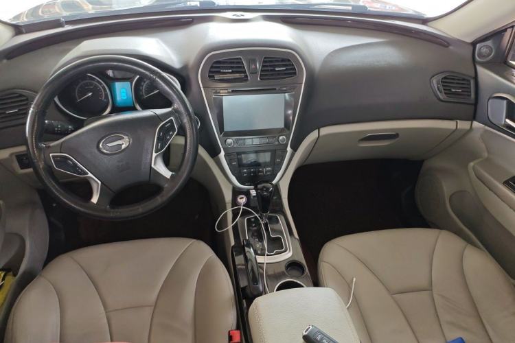 Used GAC Trumpchi GS5 2013 2.0L Automatic Two-Wheel Drive Light Interior Special Edition Center Console