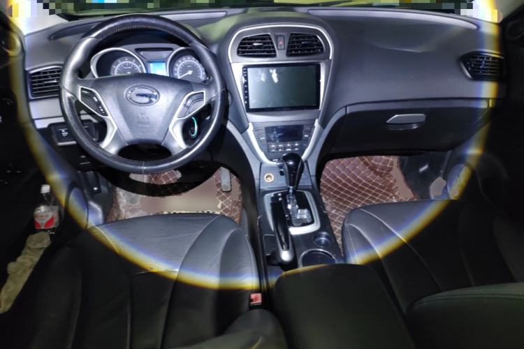 Used GAC Trumpchi GS5 2013 1.8T Automatic Two-Wheel Drive Elite Edition Center Console