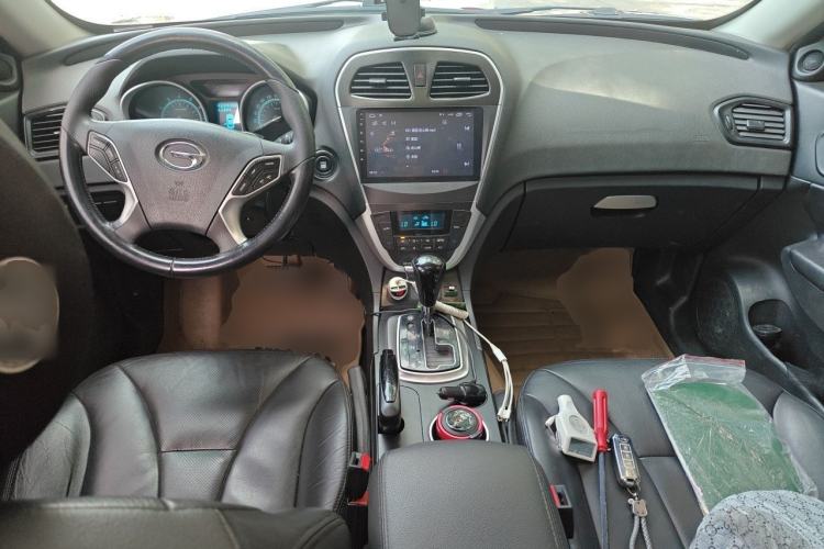 Used GAC Trumpchi GS5 2013 2.0L Automatic Two-Wheel Drive Light Interior Special Edition Center Console