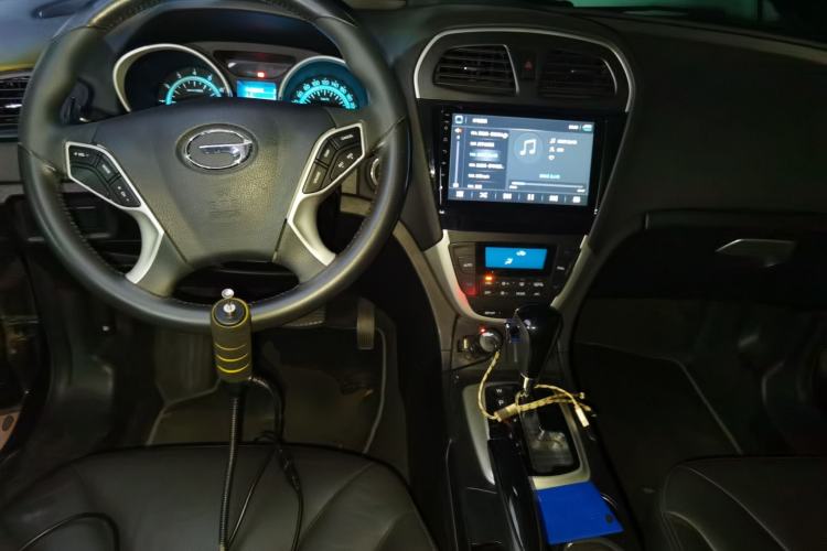 Used GAC Trumpchi GS5 2013 2.0L Automatic Two-Wheel Drive Light Interior Special Edition Center Console