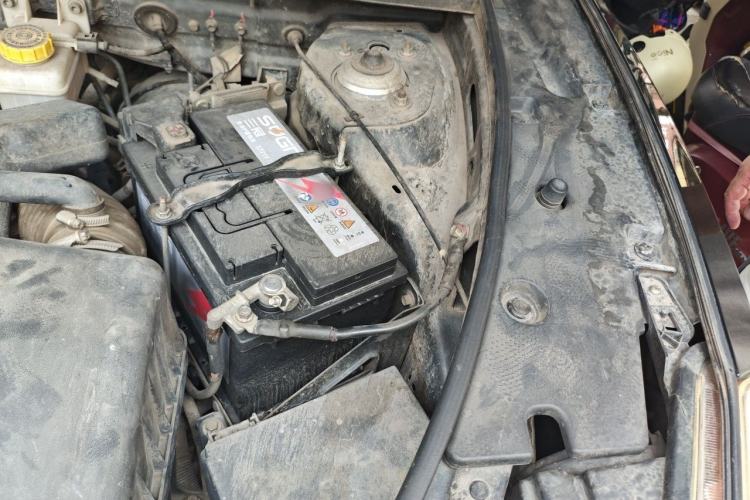 Used GAC Trumpchi GS5 2013 2.0L Automatic Two-Wheel Drive Light Interior Special Edition Engine Bay Left