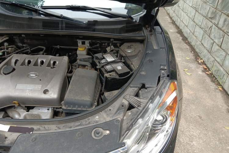 Used GAC Trumpchi GS5 2013 2.0L Manual Two-Wheel Drive Special Edition in Light Interior Engine Bay Left
