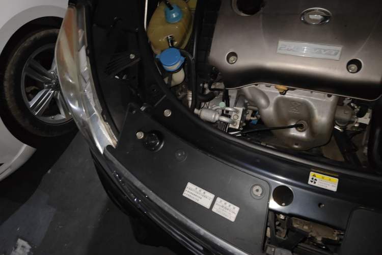 Used GAC Trumpchi GS5 2013 2.0L Automatic Two-Wheel Drive Light Interior Special Edition Engine Bay Right