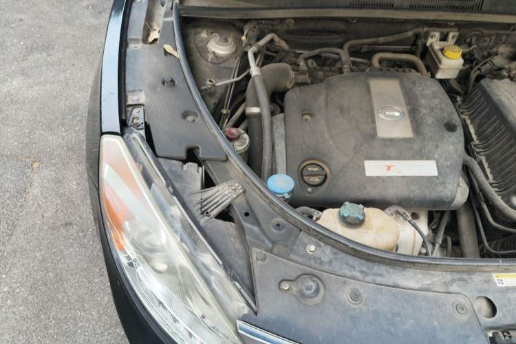 Used GAC Trumpchi GS5 2013 1.8T Manual Two-Wheel Drive Elite Edition Engine Bay Right