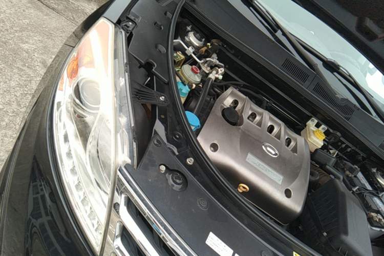 Used GAC Trumpchi GS5 2013 2.0L Automatic Two-Wheel Drive Light Interior Special Edition Engine Bay Right