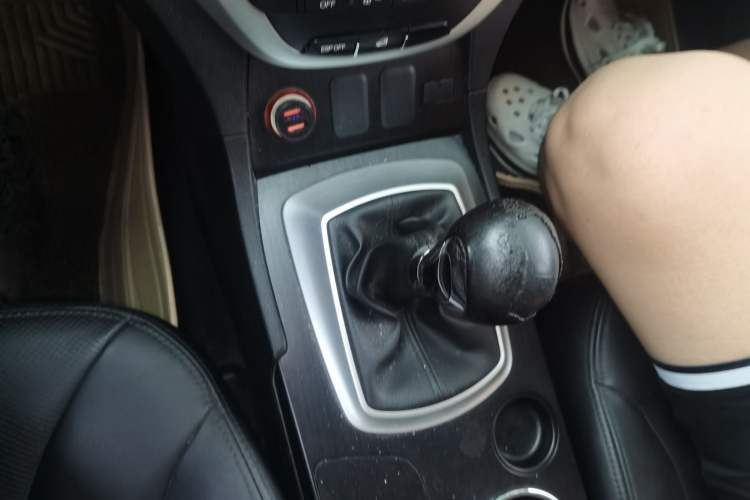 Used GAC Trumpchi GS5 2013 1.8T Manual Two-Wheel Drive Elite Edition Gear Lever