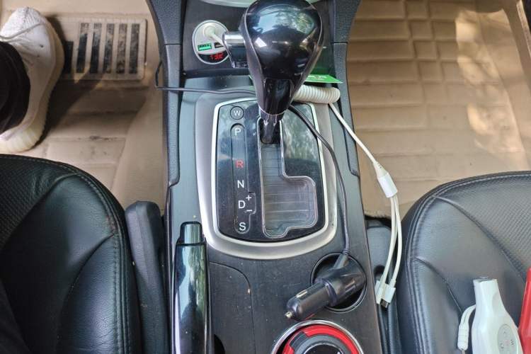 Used GAC Trumpchi GS5 2013 2.0L Automatic Two-Wheel Drive Light Interior Special Edition Gear Lever