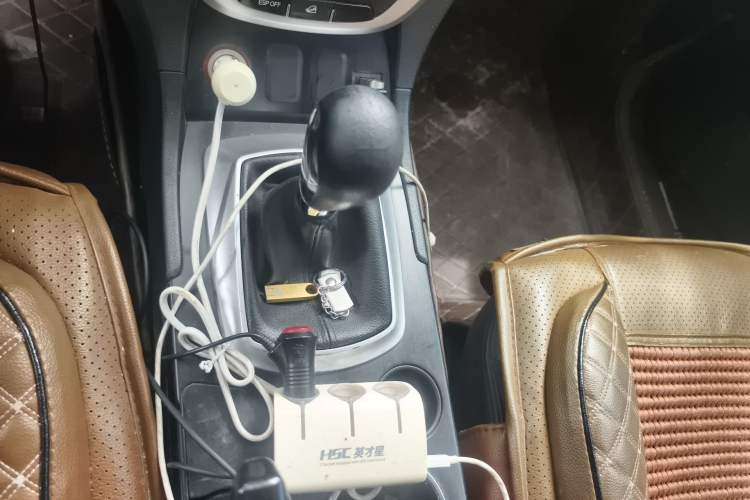 Used GAC Trumpchi GS5 2013 1.8T Manual Two-Wheel Drive Elite Edition Gear Lever
