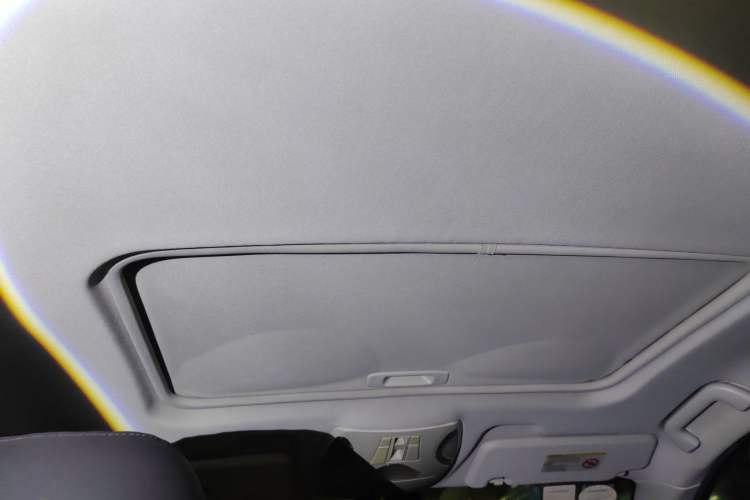 Used GAC Trumpchi GS5 2013 1.8T Automatic Two-Wheel Drive Elite Edition Headliner