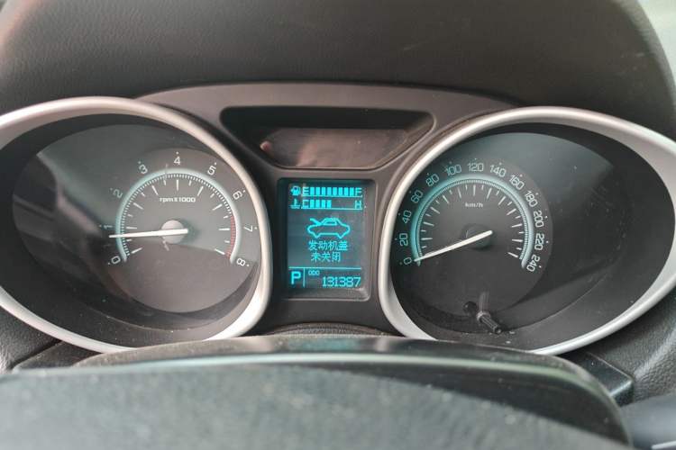 Used GAC Trumpchi GS5 2013 2.0L Automatic Two-Wheel Drive Light Interior Special Edition Instrument Cluster