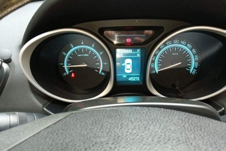 Used GAC Trumpchi GS5 2013 2.0L Manual Two-Wheel Drive Special Edition in Light Interior Instrument Cluster