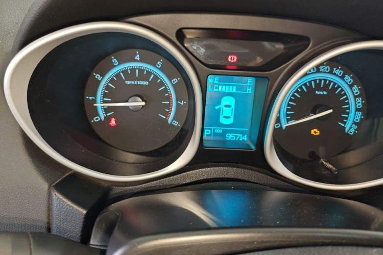 Used GAC Trumpchi GS5 2013 2.0L Automatic Two-Wheel Drive Light Interior Special Edition Odometer Close Up