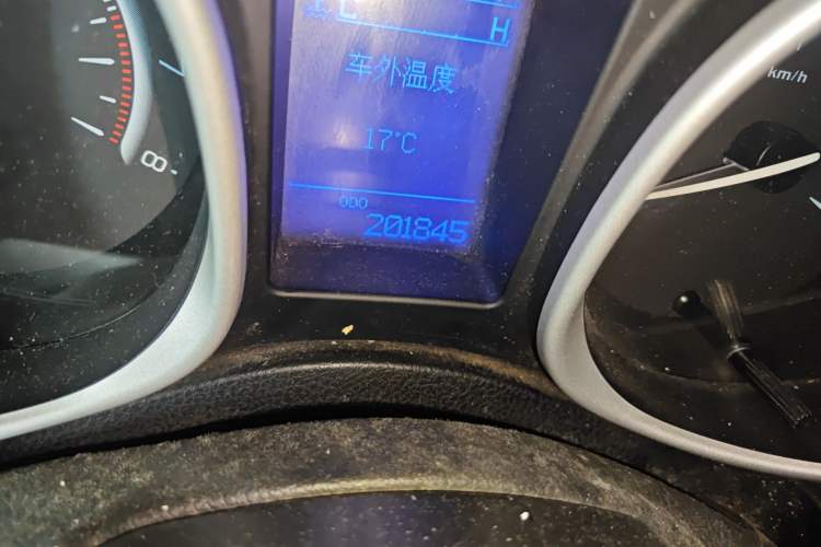 Used GAC Trumpchi GS5 2013 2.0L Manual Two-Wheel Drive Special Edition in Light Interior Odometer Close Up
