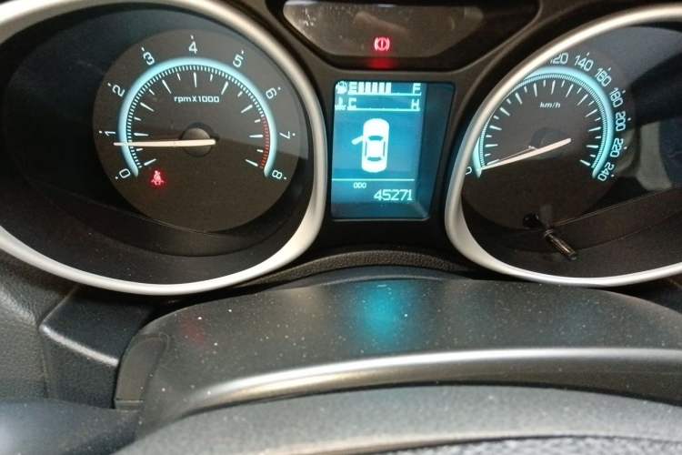 Used GAC Trumpchi GS5 2013 2.0L Manual Two-Wheel Drive Special Edition in Light Interior Odometer Close Up