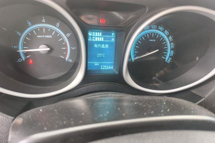 Used GAC Trumpchi GS5 2013 1.8T Manual Two-Wheel Drive Elite Edition Odometer Close Up