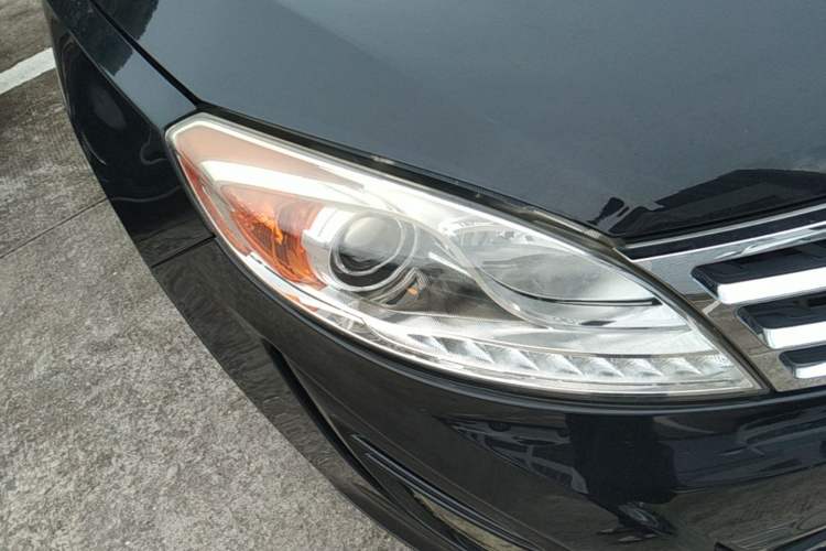 Used GAC Trumpchi GS5 2013 2.0L Automatic Two-Wheel Drive Light Interior Special Edition Right Front Headlight