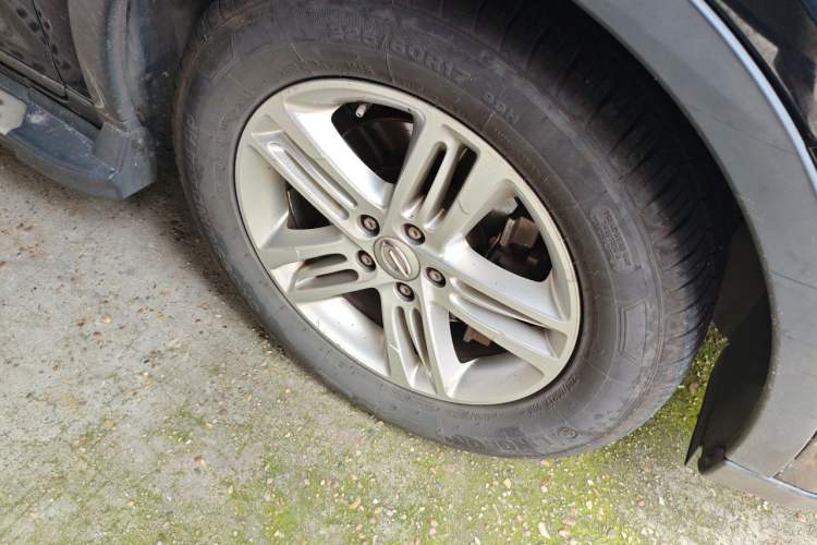Used GAC Trumpchi GS5 2013 2.0L Automatic Two-Wheel Drive Light Interior Special Edition Right Front Wheel Hub