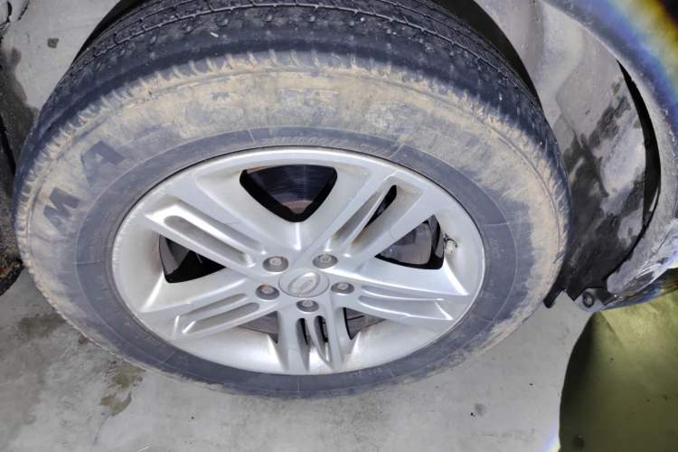 Used GAC Trumpchi GS5 2013 1.8T Automatic Two-Wheel Drive Elite Edition Right Front Wheel Hub