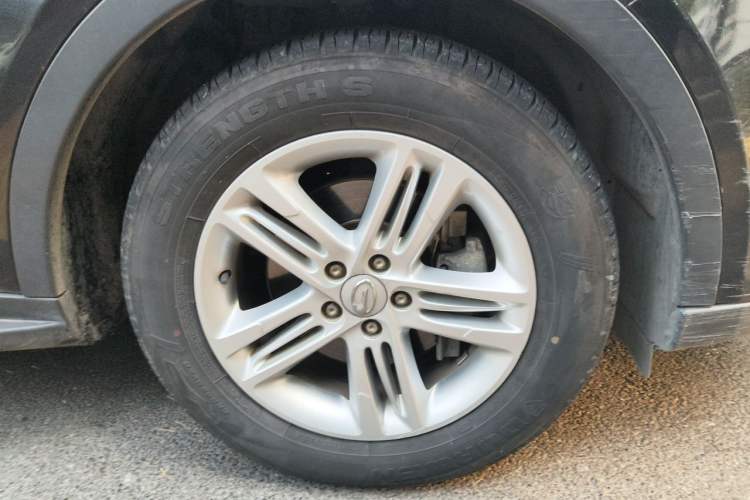 Used GAC Trumpchi GS5 2013 1.8T Manual Two-Wheel Drive Elite Edition Right Front Wheel Hub