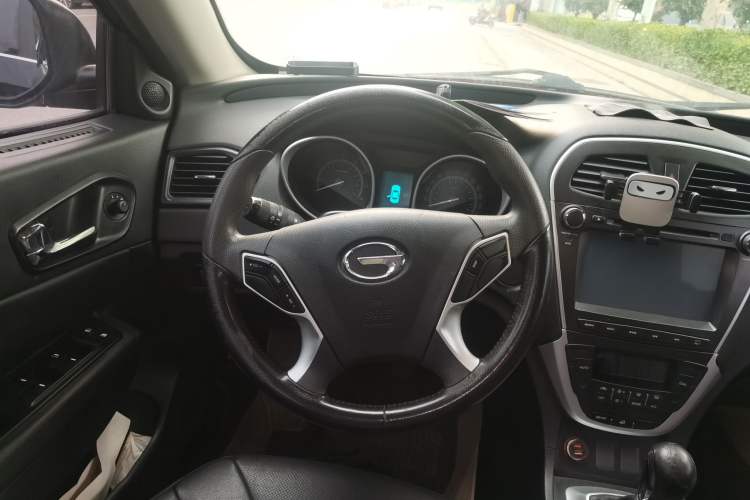 Used GAC Trumpchi GS5 2013 1.8T Manual Two-Wheel Drive Elite Edition Steering Wheel