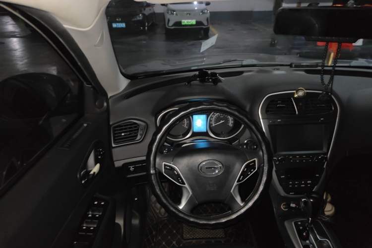 Used GAC Trumpchi GS5 2013 2.0L Automatic Two-Wheel Drive Light Interior Special Edition Steering Wheel