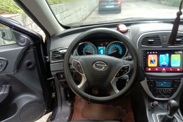 Used GAC Trumpchi GS5 2013 2.0L Manual Two-Wheel Drive Special Edition in Light Interior Steering Wheel