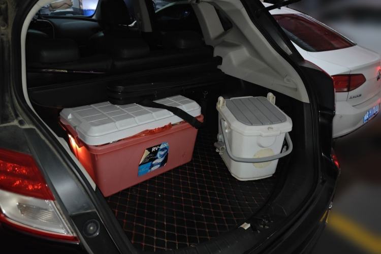 Used GAC Trumpchi GS5 2013 2.0L Automatic Two-Wheel Drive Light Interior Special Edition Trunk