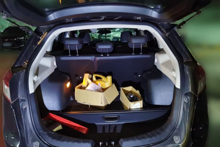 Used GAC Trumpchi GS5 2013 2.0L Automatic Two-Wheel Drive Light Interior Special Edition Trunk