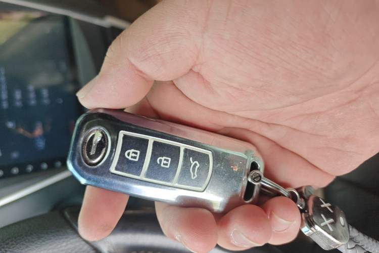 Used GAC Trumpchi GS5 2013 2.0L Automatic Two-Wheel Drive Light Interior Special Edition Vehicle Key