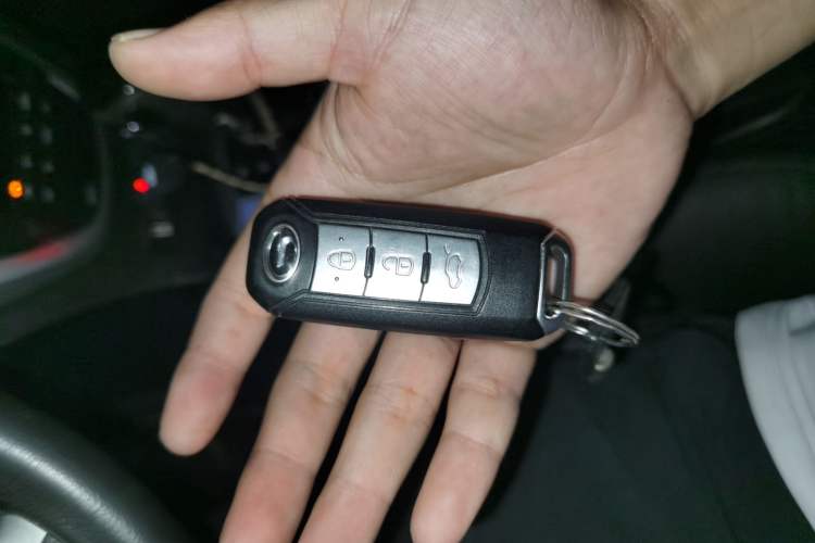 Used GAC Trumpchi GS5 2013 2.0L Automatic Two-Wheel Drive Light Interior Special Edition Vehicle Key