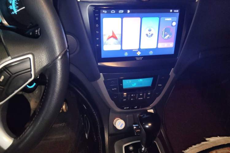 Used GAC Trumpchi GS5 2013 1.8T Automatic Two-Wheel Drive Elite Edition Audio And AC Panel