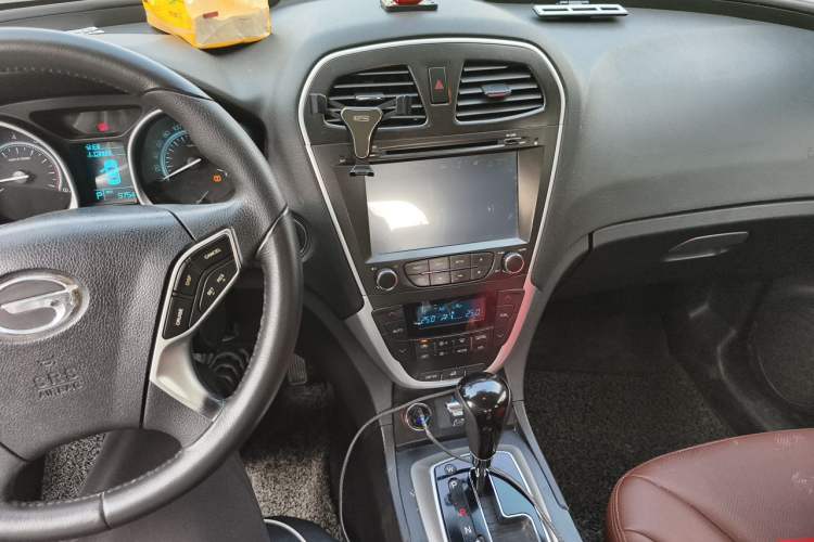 Used GAC Trumpchi GS5 2013 1.8T Automatic All-Wheel-Drive Luxury Edition Audio And AC Panel