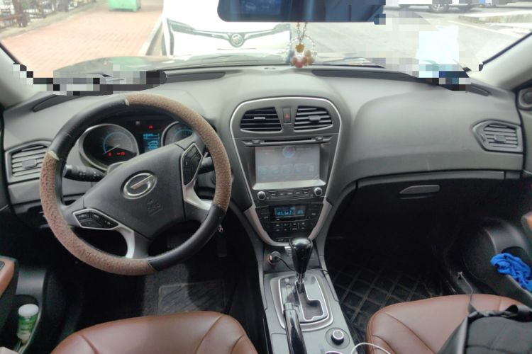 Used GAC Trumpchi GS5 2013 1.8T Automatic 4x4 5th Anniversary Edition Center Console