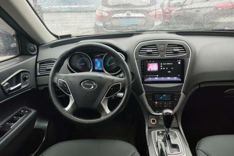 Used GAC Trumpchi GS5 2013 1.8T Automatic Two-Wheel Drive Elite Edition Center Console