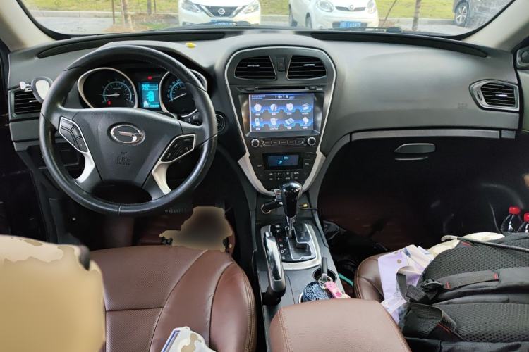 Used GAC Trumpchi GS5 2013 1.8T Automatic Two-Wheel Drive Luxury Edition Center Console