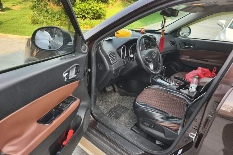 Used GAC Trumpchi GS5 2013 1.8T Automatic All-Wheel-Drive Luxury Edition Driver Seat