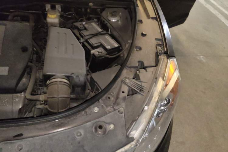 Used GAC Trumpchi GS5 2013 1.8T Automatic Two-Wheel Drive Elite Edition Engine Bay Left