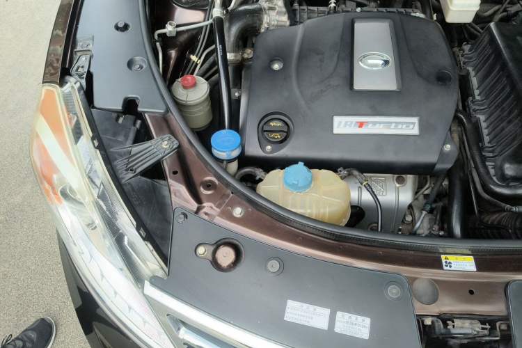 Used GAC Trumpchi GS5 2013 1.8T Manual Two-Wheel Drive Elite Edition Engine Bay Right