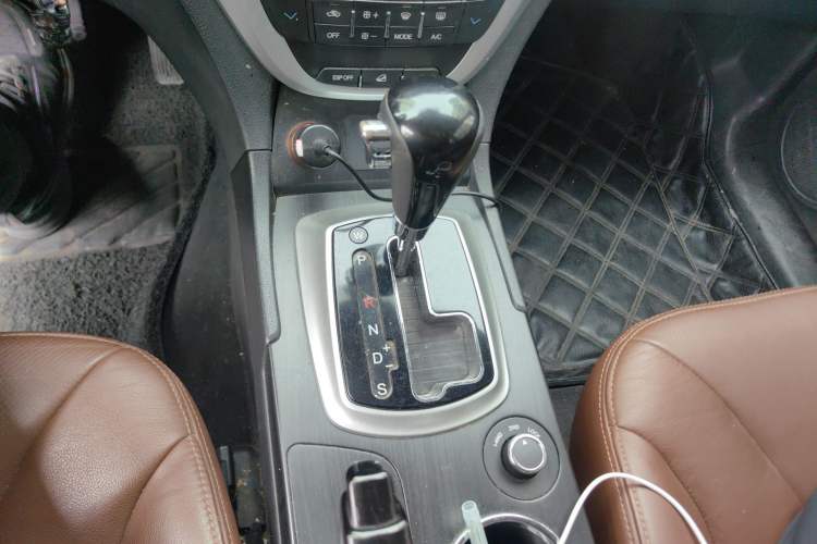 Used GAC Trumpchi GS5 2013 1.8T Automatic 4x4 5th Anniversary Edition Gear Lever
