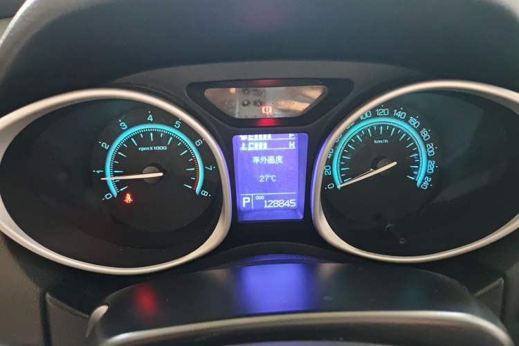 Used GAC Trumpchi GS5 2013 2.0L Automatic Two-Wheel Drive Light Interior Special Edition Instrument Cluster