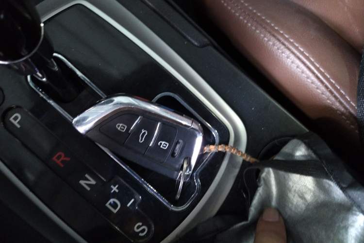 Used GAC Trumpchi GS5 2013 1.8T Automatic Two-Wheel Drive Luxury Edition Interior 1