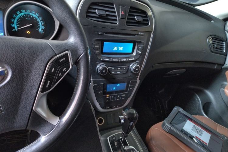 Used GAC Trumpchi GS5 2013 1.8T Automatic Two-Wheel Drive Luxury Edition Interior 2